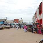Rue principale de Kaolack au Sénégal