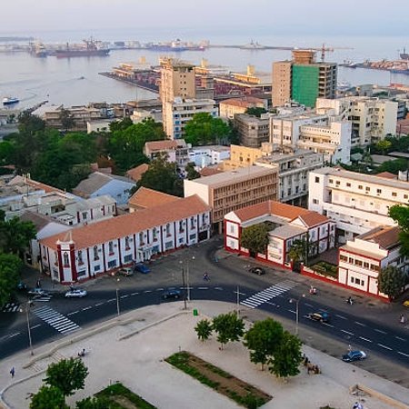 Vue aérienne du centre-ville de Dakar, place de l'Indépendance