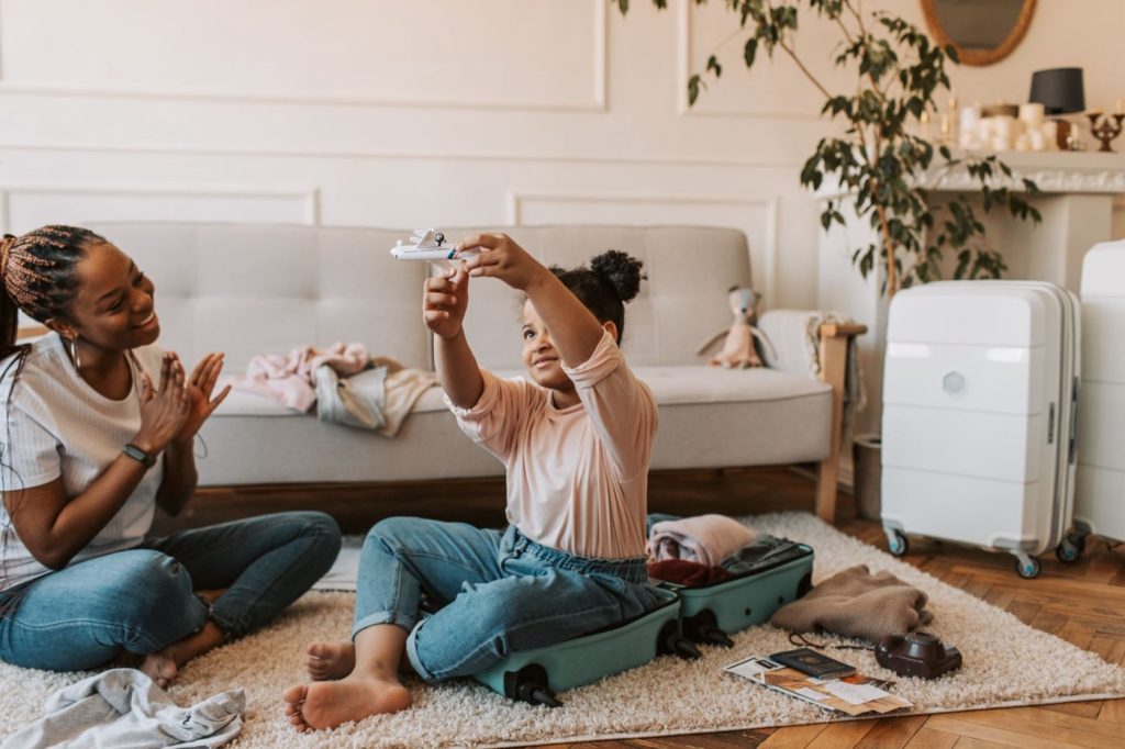 Voyager serein avec des enfants : quoi emporter et organiser